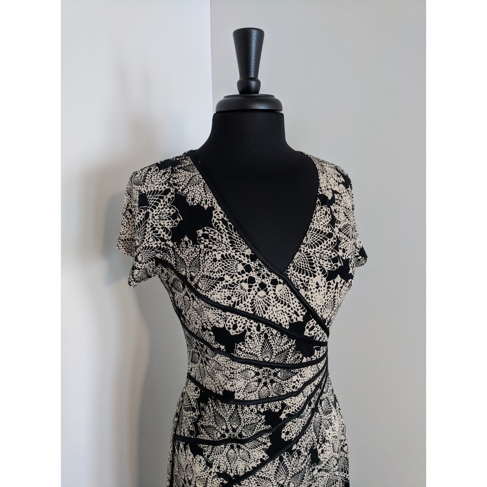 Connected Apparel Black/Cream Short Sleeve Dress
